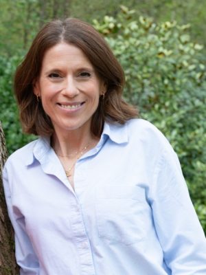 Maranda Jones - Property Search Agent in Surrey, Hampshire & West Sussex Image of property search agent Maranda Jones located in Surrey