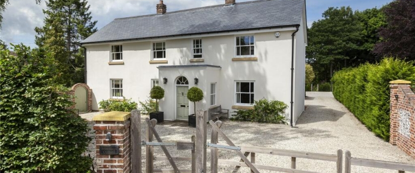 Best Schools in Surrey & Where to Live Nearby